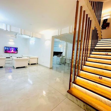 White House Sky View Theatre Villa In Gachibowli Zewnętrze zdjęcie