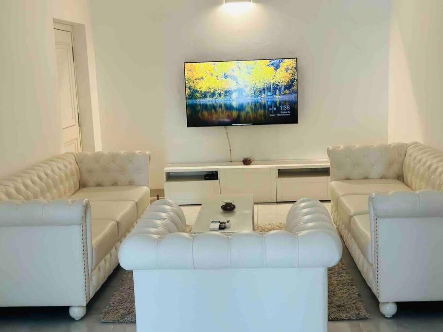 White House Sky View Theatre Villa In Gachibowli Zewnętrze zdjęcie