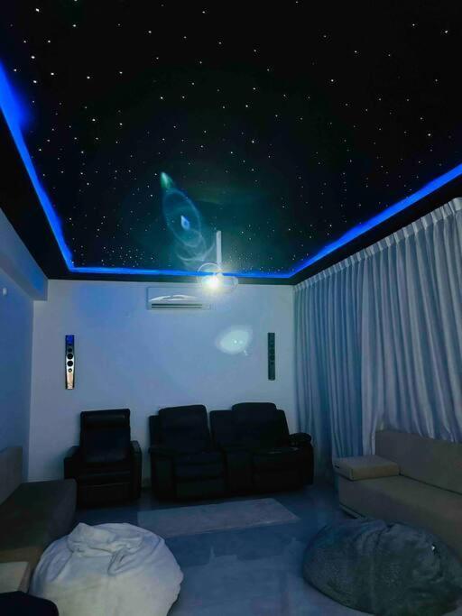 White House Sky View Theatre Villa In Gachibowli Zewnętrze zdjęcie