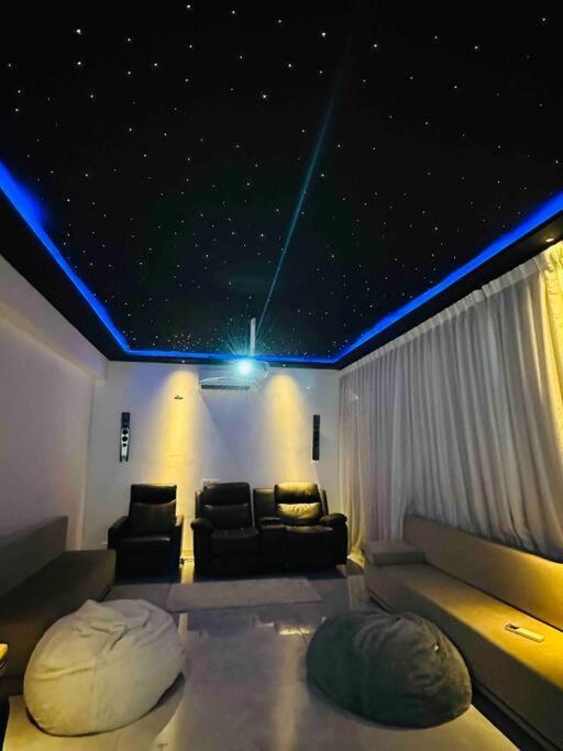 White House Sky View Theatre Villa In Gachibowli Zewnętrze zdjęcie