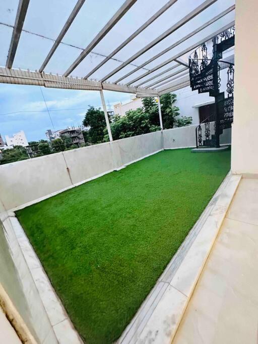 White House Sky View Theatre Villa In Gachibowli Zewnętrze zdjęcie